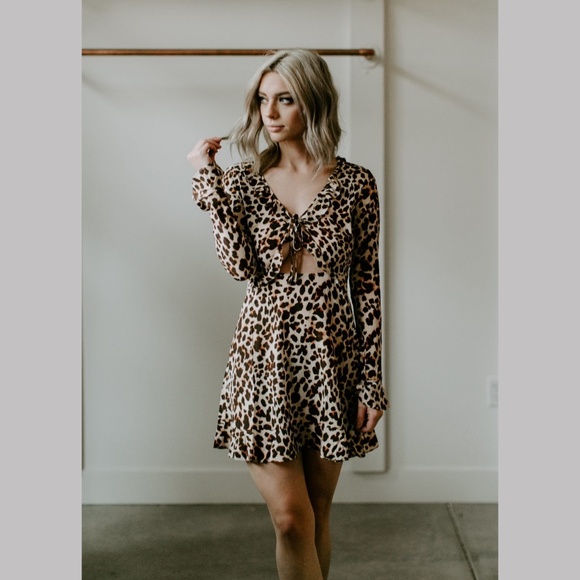 For Love And Lemons Dresses & Skirts - For Love & Lemons Leo Keyhole Mini Dress